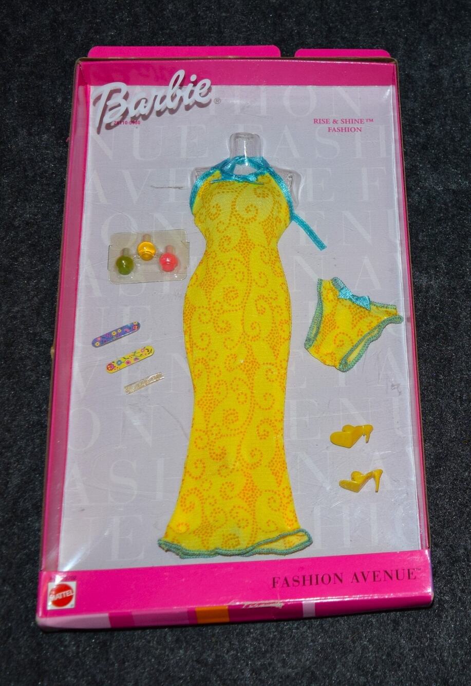 Mattel Barbie Fashion Avenue Rise & Shine Charm Styles Fashion #25702 NRFB